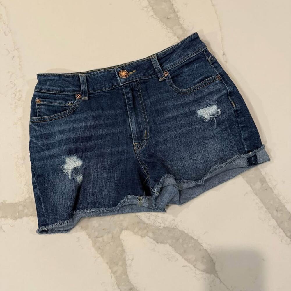 Maurice’s Denim Jean High Rise Shorts Womens 6 Dark Blue Wash Distressed Cut Off